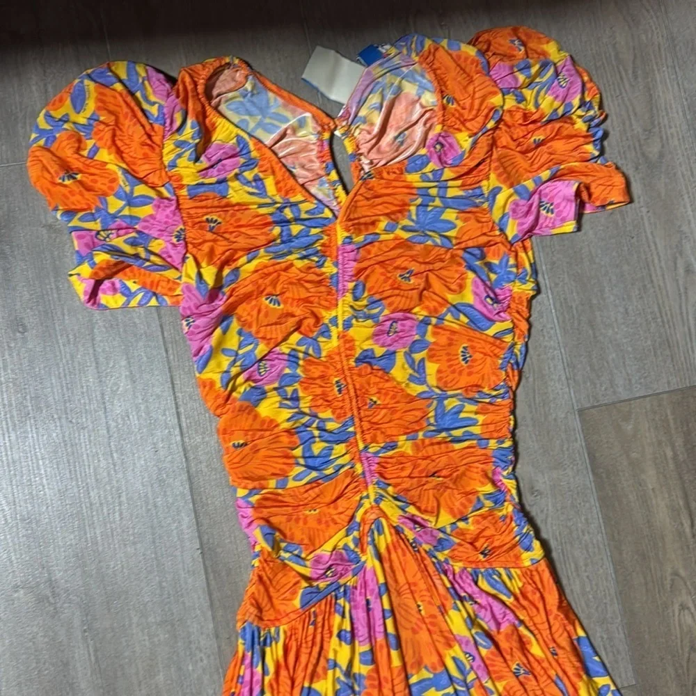 FINAL MARKDOWN! Farm Rio Short-Sleeve V-Neck Ruched Midi Dress - 🕸️🍐 - Picture 5 of 12